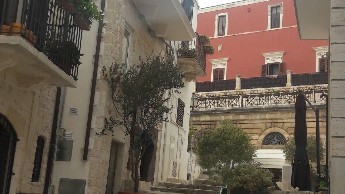 Conversano House | DonMattè, Romantic Suite with Terrace in the ancient village.