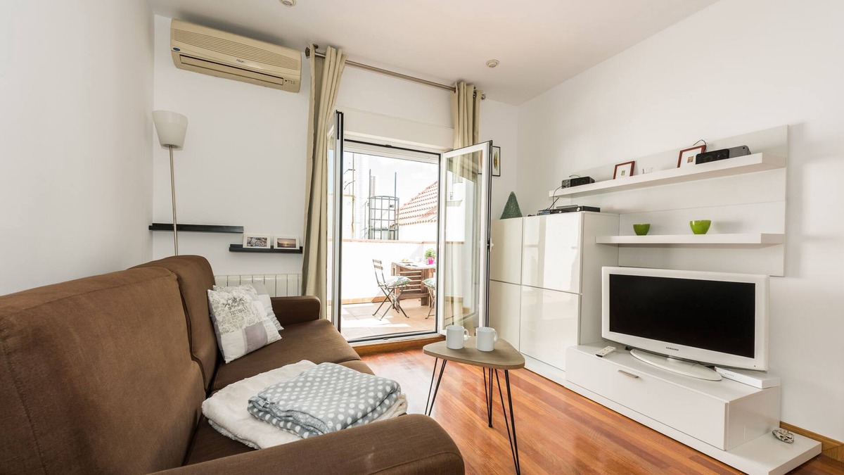 Puerta del Angel Apartment | DOOR OF ANGEL. NEAR THE RIVER