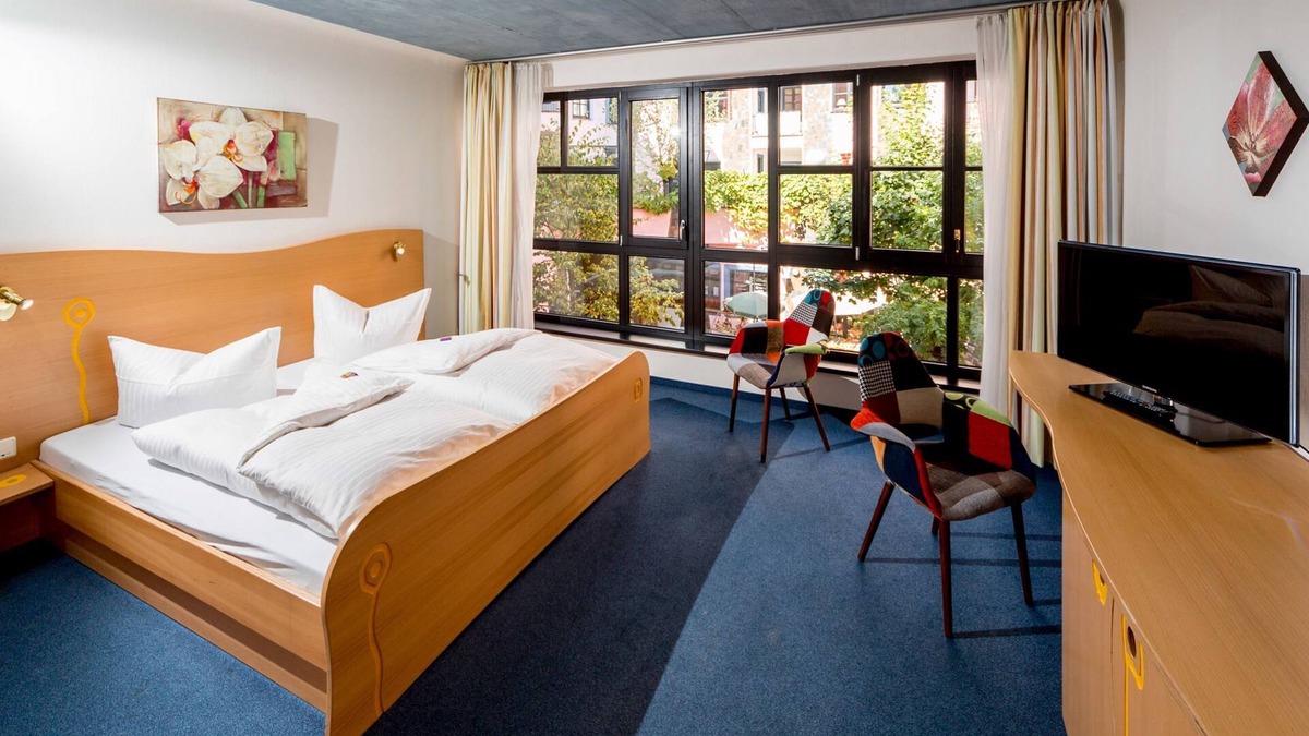 Magdeburg House | Doppelzimmer Basic - Arthotel Magdeburg Gmbh