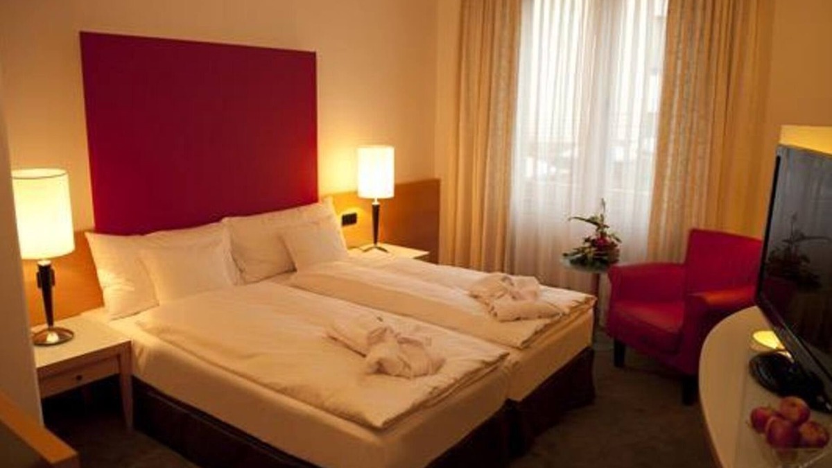 Strehlen House | DORMERO room, measuring rate - DORMERO Hotel Dresden City