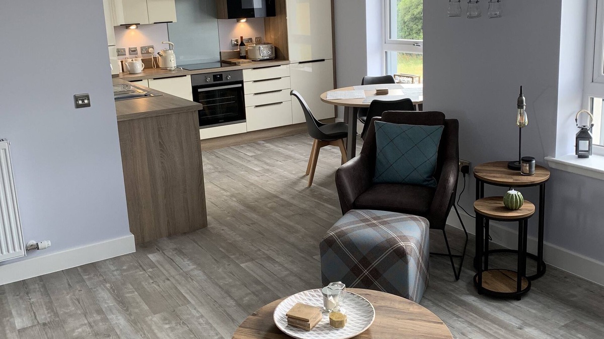 Dornoch Apartment | Dornoch NEW 2 Bedroom HIGH SPEC self contained Apartment (DORNOCH)