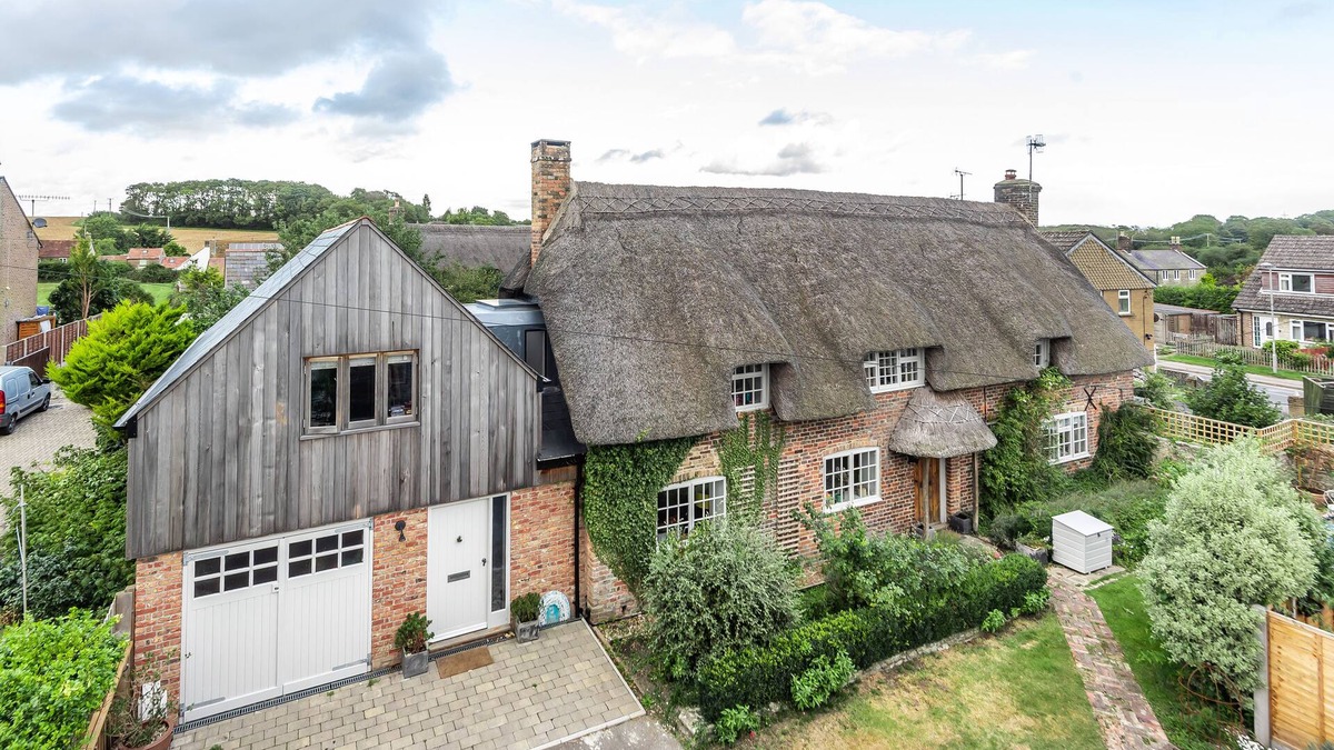 Holworth Cottage | Dorset Thatched Village Hideaway close to Jurassic Coast