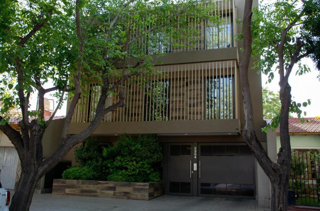 Mendoza City Center Apartment | Dos Deptos. para 4 y 6 personas. Agradables y Vistosos. c/Cocheras