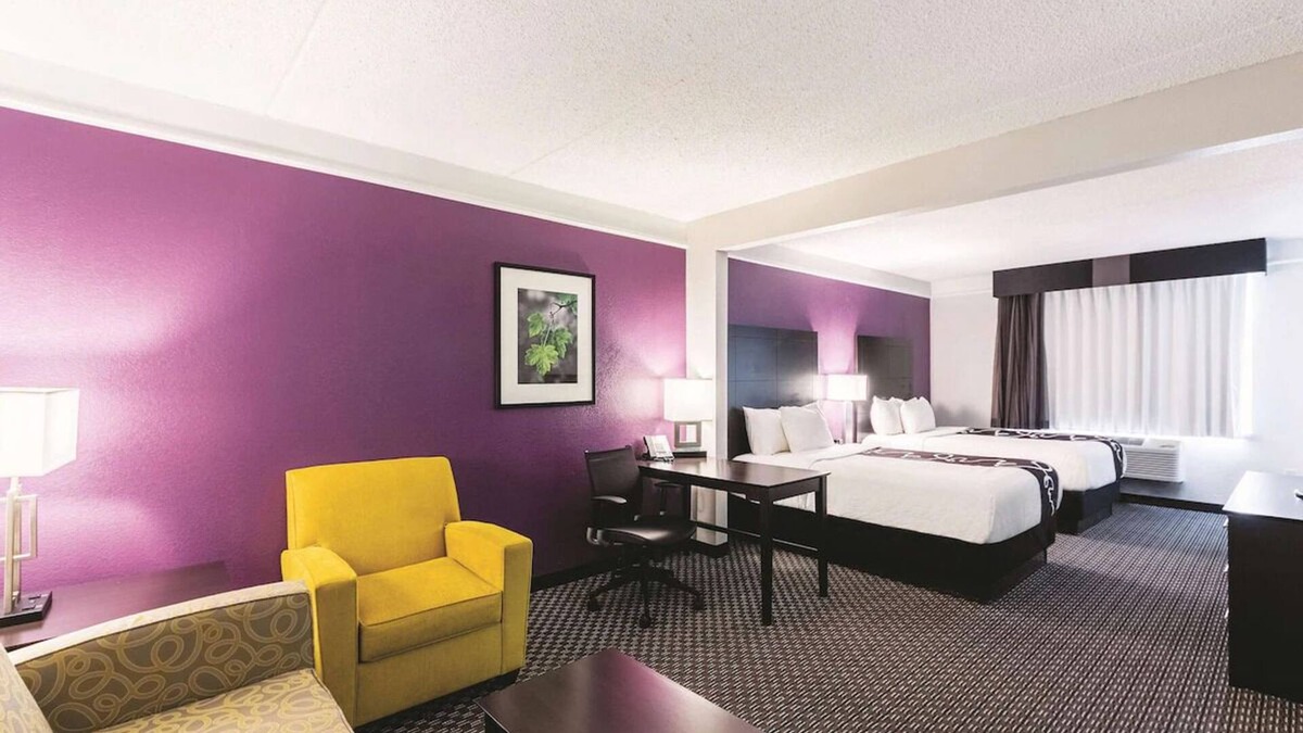 Downtown San Antonio Hotel | Double Bed Studio Suite, Outdoor Pool Access, Two Family Ready Suites