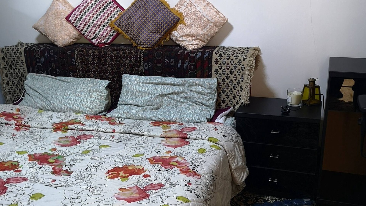 Bolton House | Double bedroom in a friendly home 5 mins drive to town centre