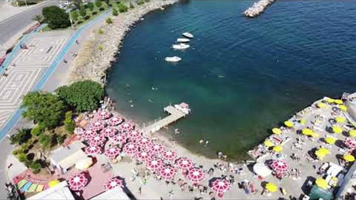 Kozyatagi House | Double Bedroom with special Balcony at Shared Apartment