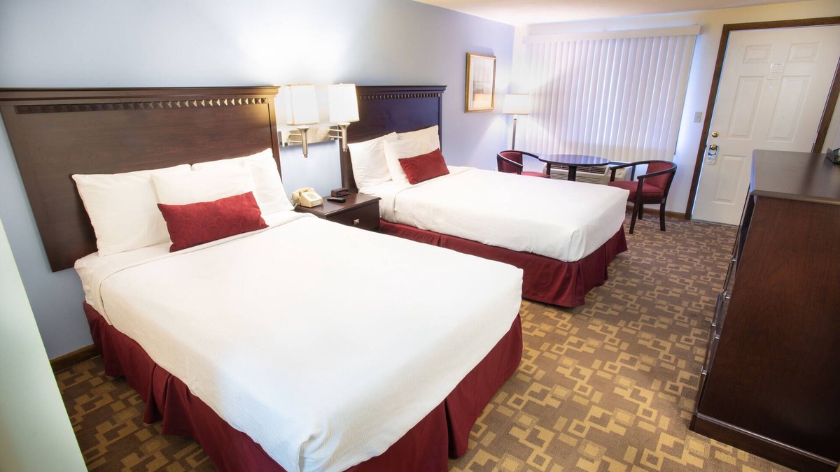Wells Cabin | Double room - 2 double beds (2)
