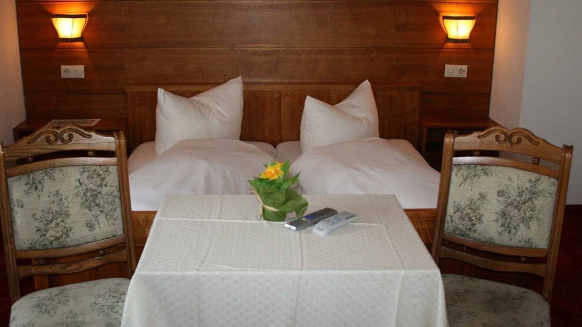 Ried im Oberinntal Cottage | Double room with shower and bath 1 - Haus Stecher