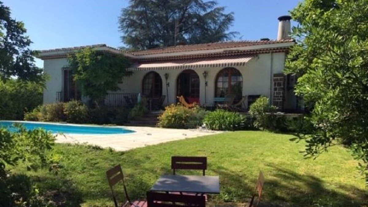 Billere House | double room at the foot of the Pyrenees with swimming pool