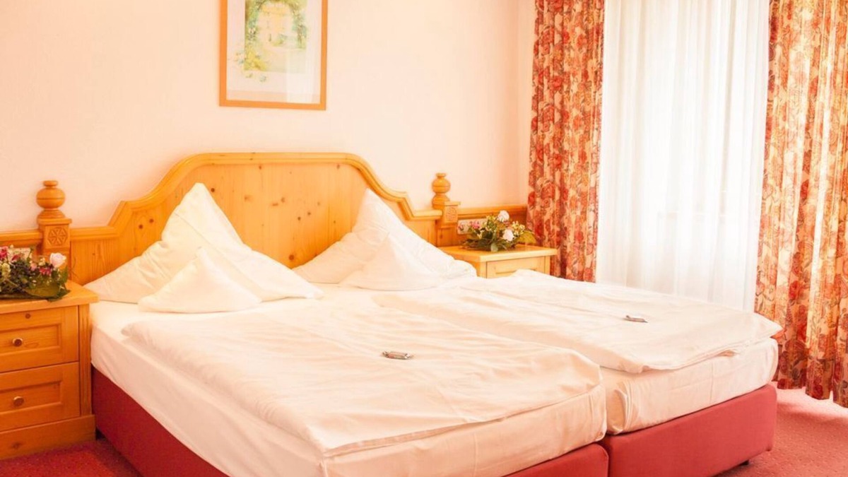 Bad Schandau House | Double room "Elbblick", shower or bath, WC - Elbhotel Bad Schandau