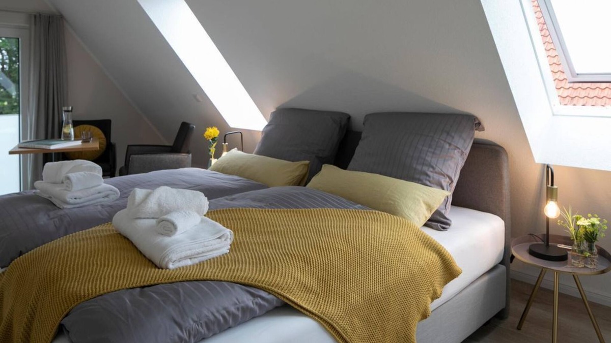 Bad Zwischenahn House | Double room "Flüsterstube", shower, WC - Plauderei Café and Hotel