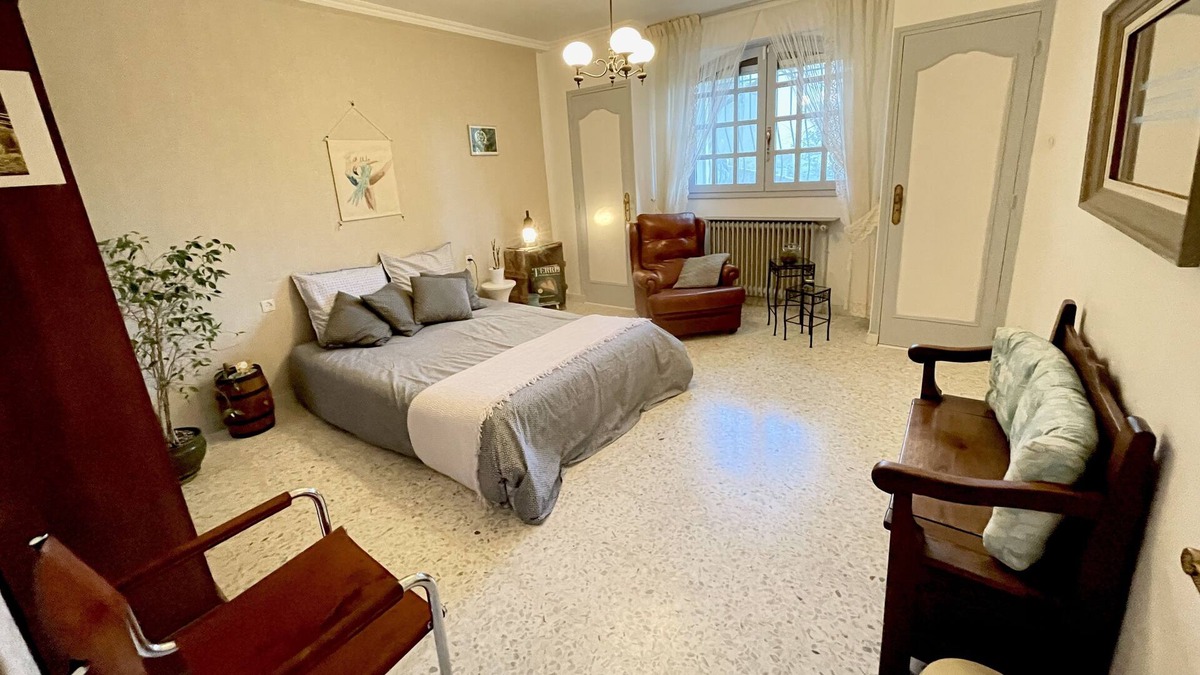 Montferrier-sur-Lez Villa | Double room in atypical place