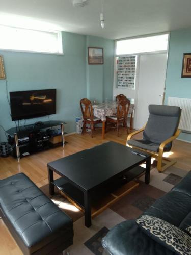 Tooting House | Double room in a cosy flat in Tooting