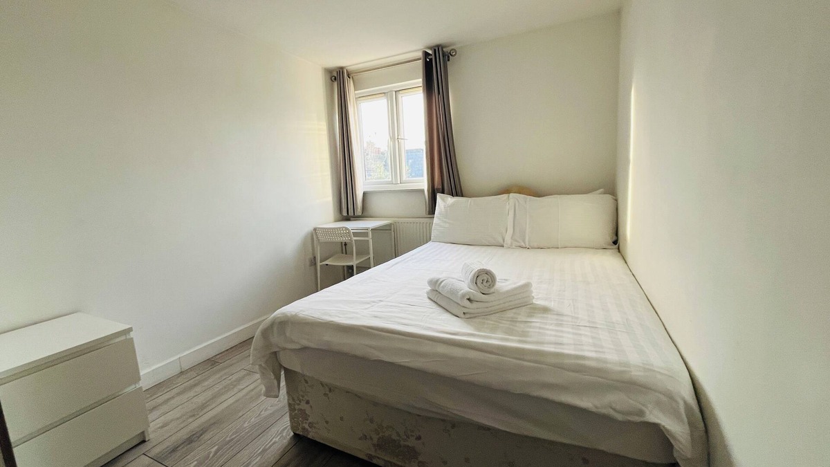 Tottenham Apartment | Double room in attractive modern Victorian House