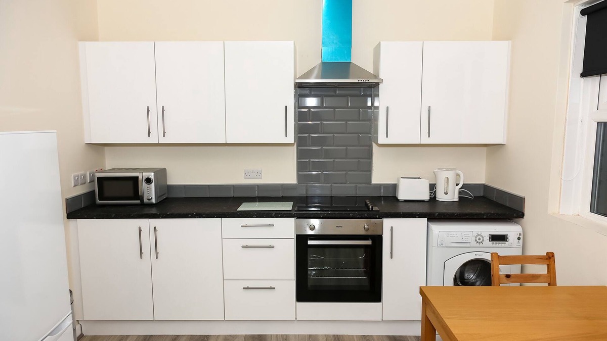 Sunderland House | Double room-Shared Bathroom