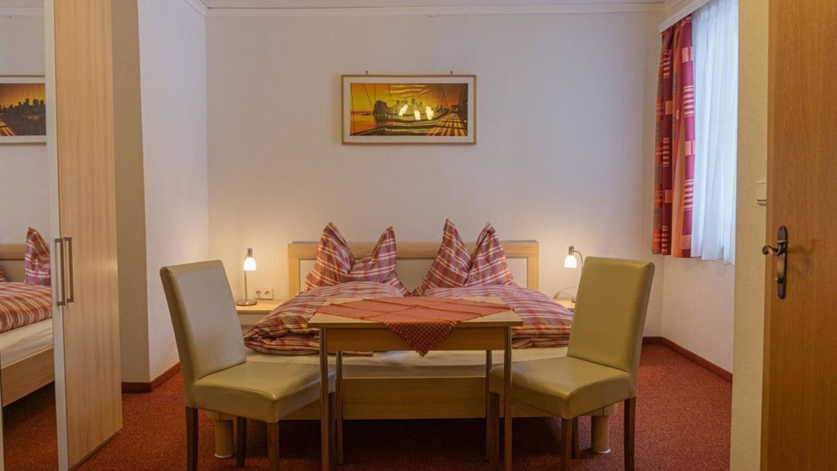 Muehlbach Am Hochkoenig House | Double room, shower, WC (room 6) - Gasthof Scherer