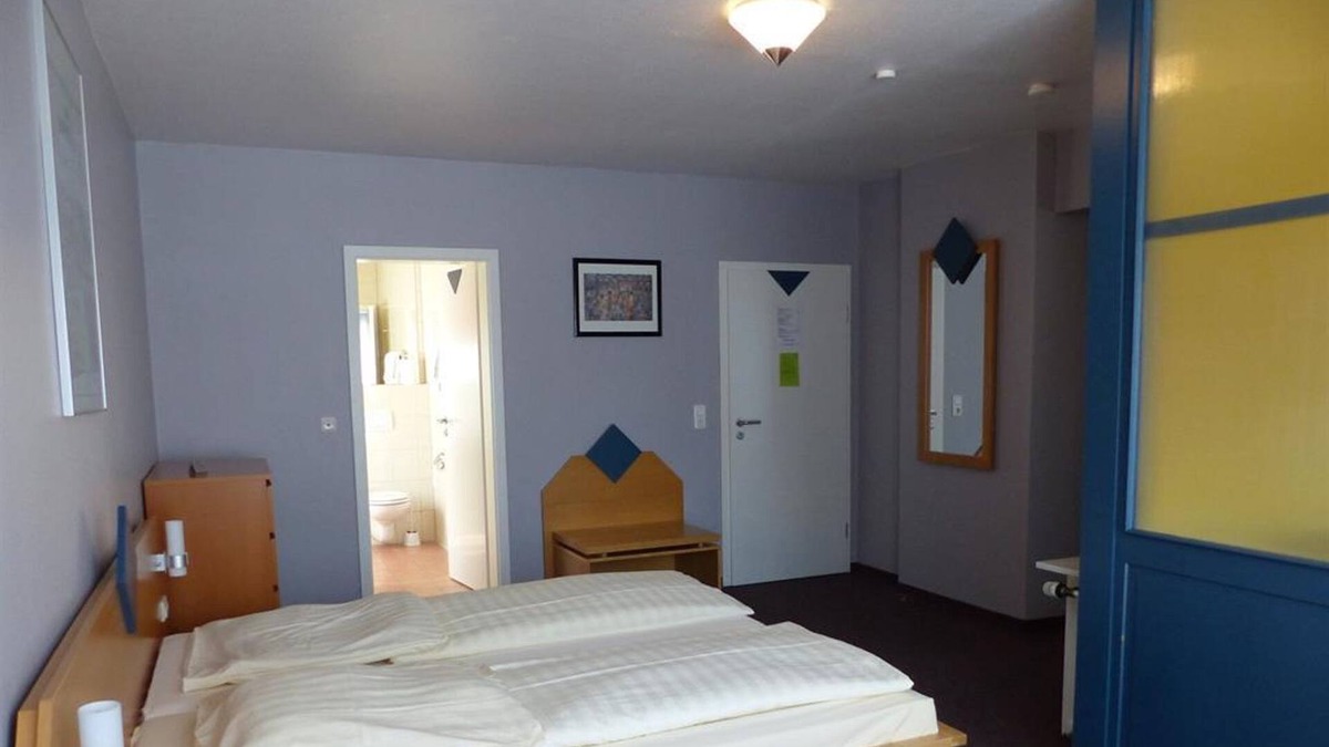Roetgen House | Double Room Shower / WC - Hotel Am Eifelsteig