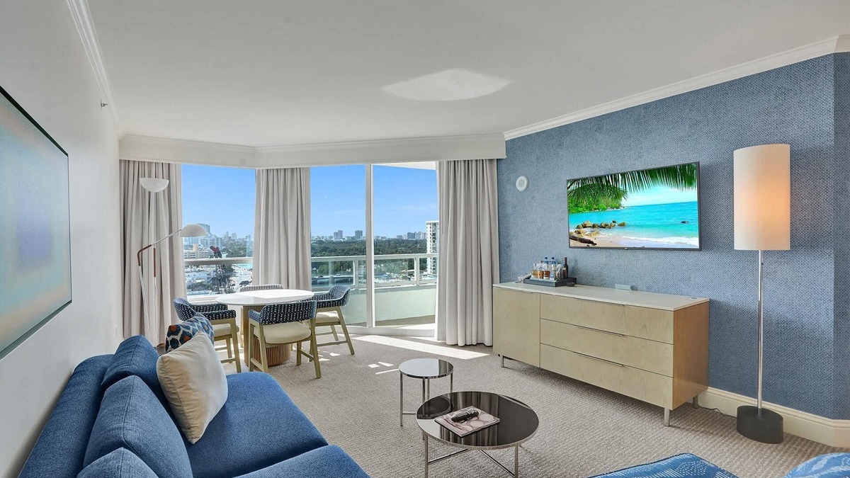 Mid Beach Apartment | Double Room Suite Bay View 2BD/3BTH Fontainebleau