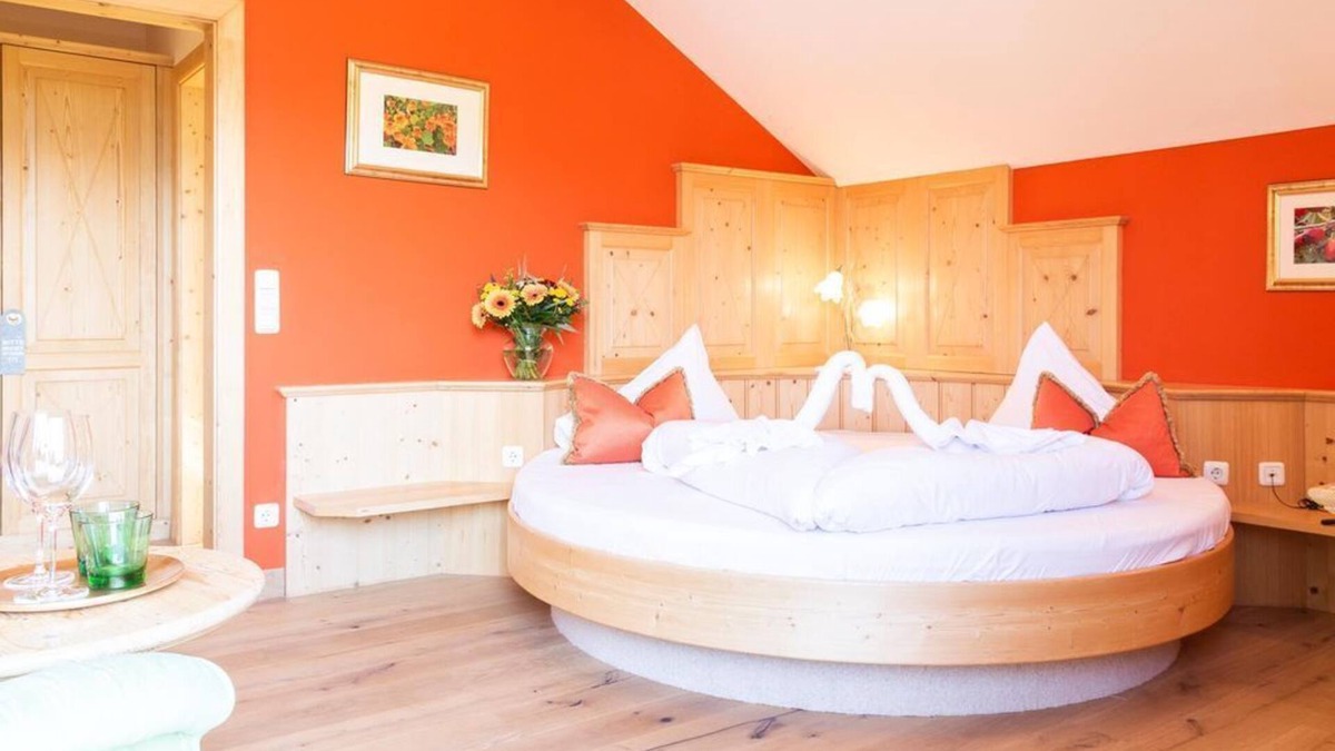 Ried House | Double room superior, shower, toilet, balcony - Hotel Försterhof, lebe pur gmbh.