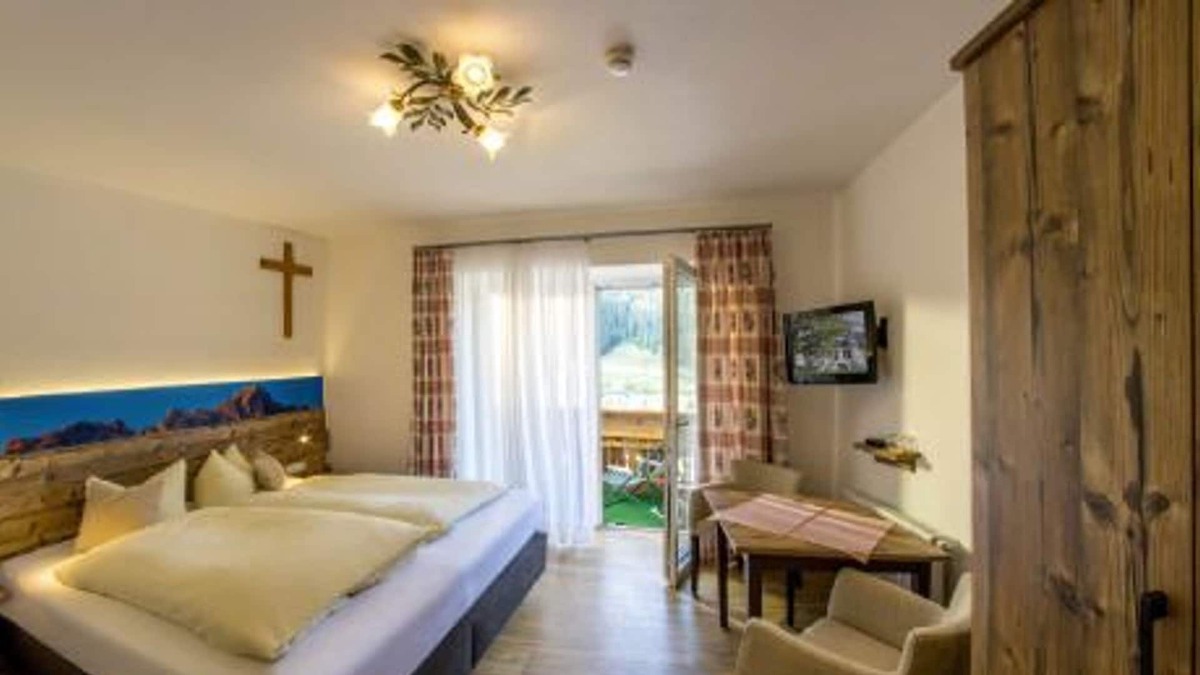 Nesselwaengle Apartment | Double room with balcony 2 - Apartments and Pension Mariandl