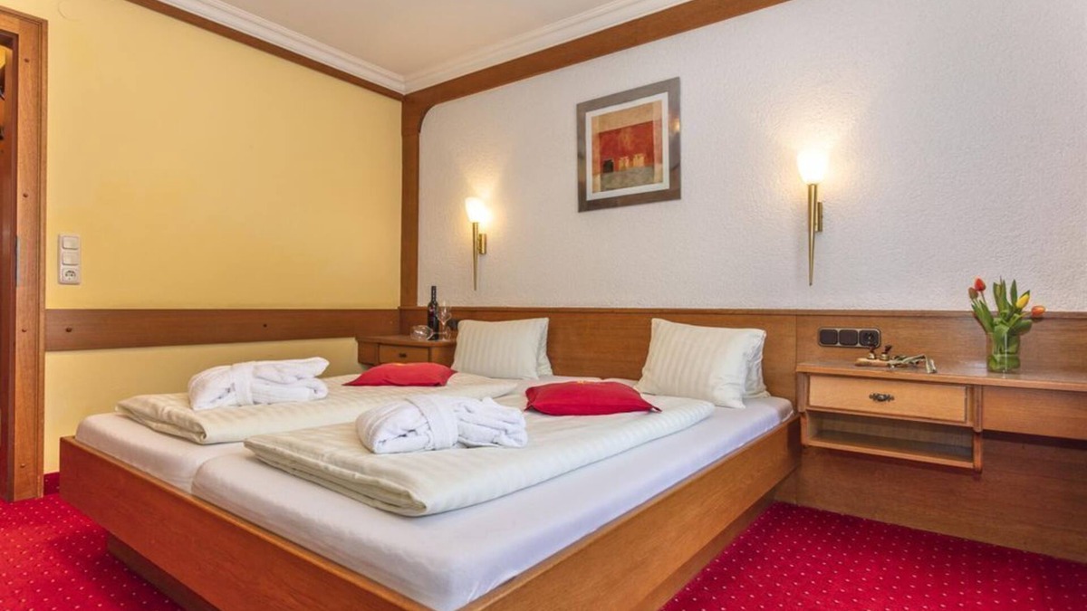 Werfenweng Apartment | Double room with bath, WC - NEW from winter: Alpenhof Aparthotel Werfenweng