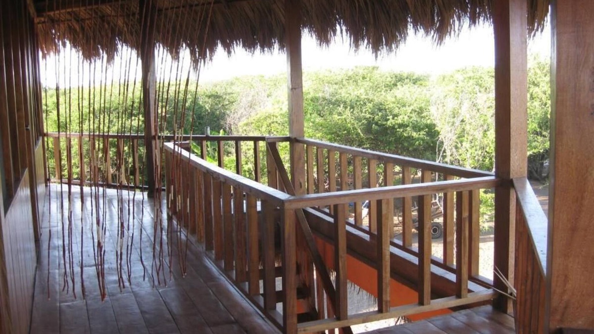 Poneloya Apartment | Double Room with Private Bathroom and Mountain View