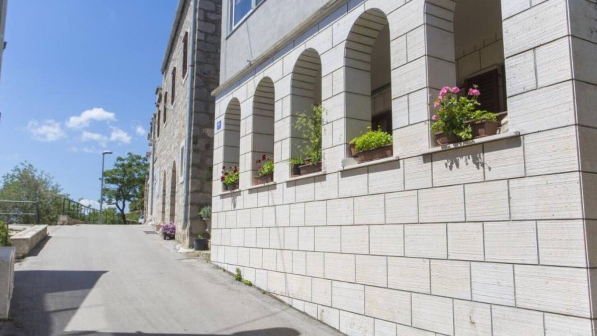 Brist House | Double Room with Private Balcony