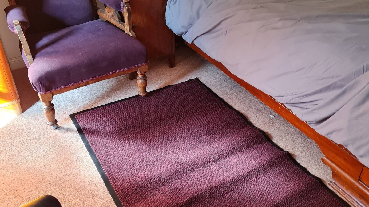 Sherborne St. John Apartment | Double Room with Super King Bed and Beautiful Bathroom
