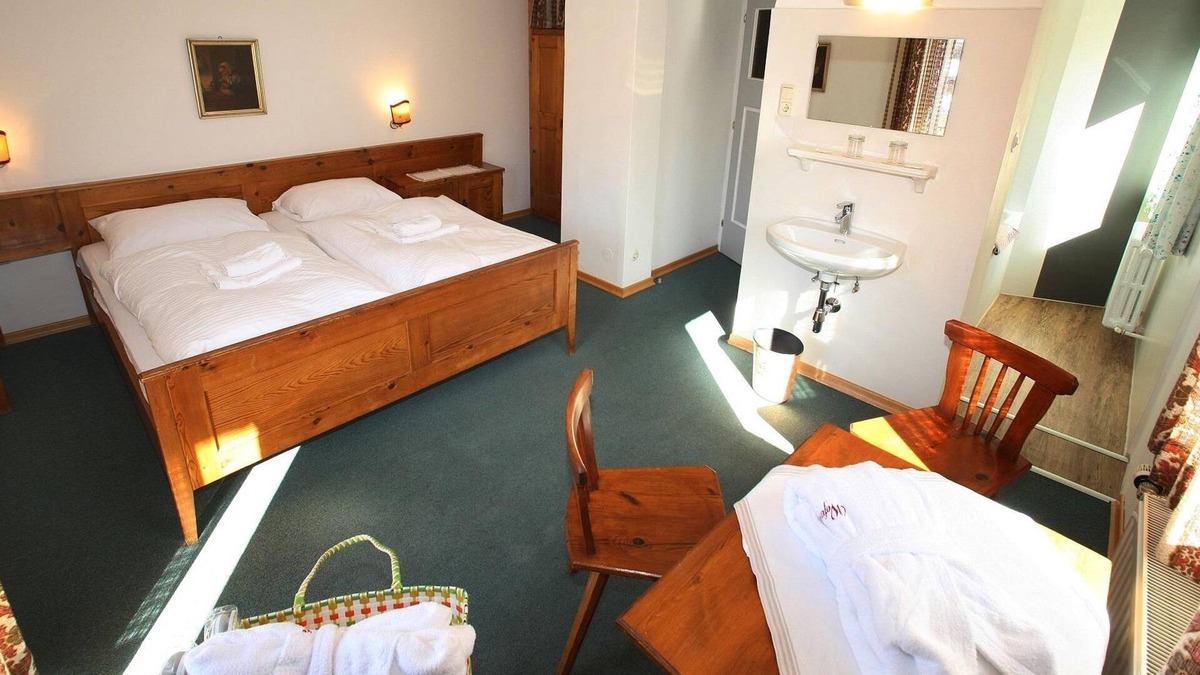 Bruck an der Grossglocknerstrasse Other | Double Room with Shower - Alpenblick, Gästehaus