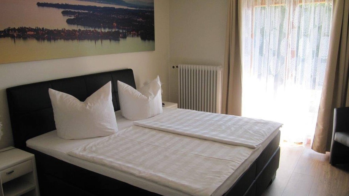 Nonnenhorn Apartment | Double room with shower/WC