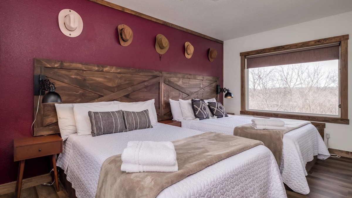 Prescott Hotel | Double the Comfort | Travel Together
