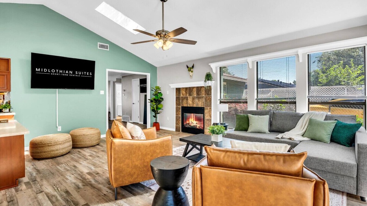 Irving House | Double Unit, Game Room, Mins to DFW & DAL | TMD