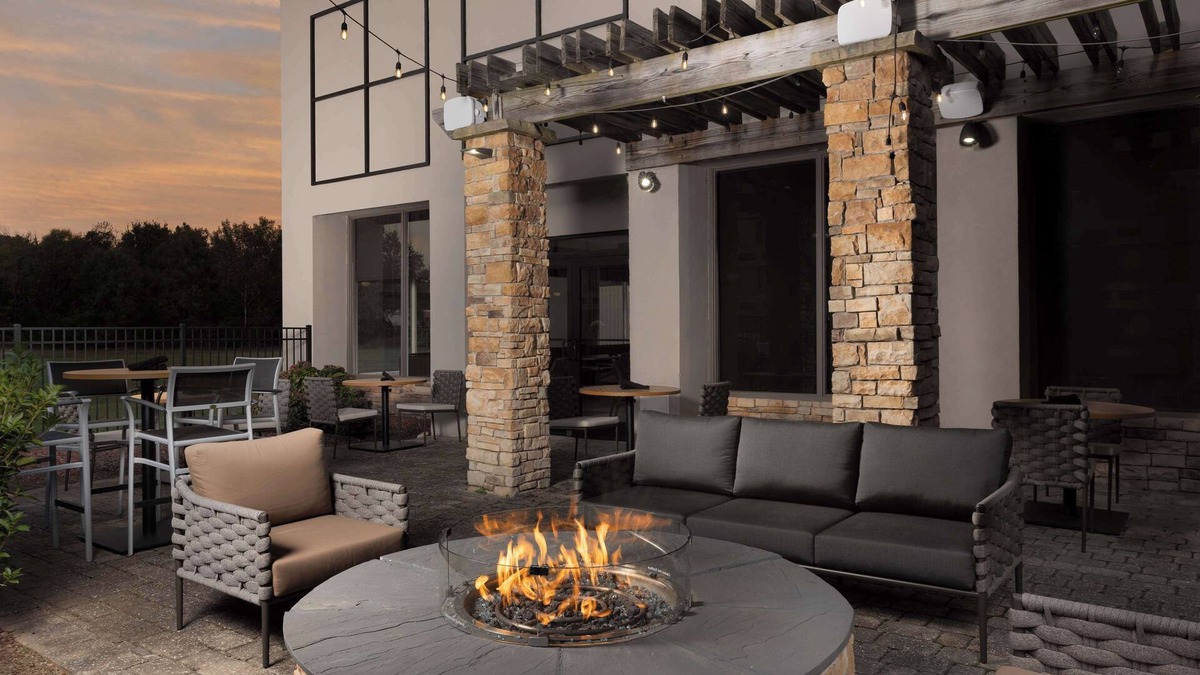 Greensboro Hotel | DoubleTree by Hilton Greensboro Airport