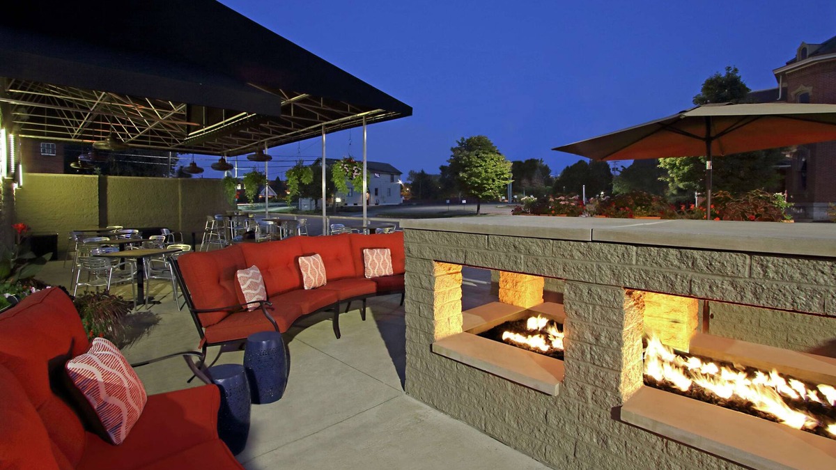 Newark Hotel | DoubleTree by Hilton Hotel Newark Ohio