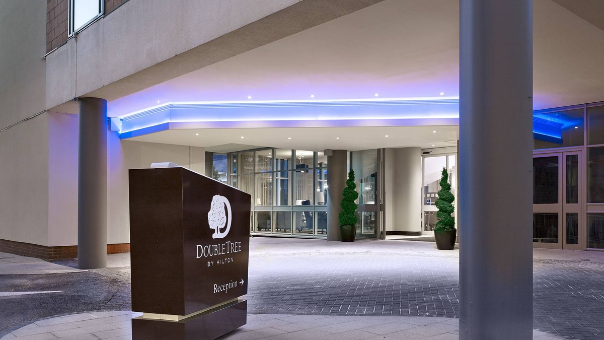 Woking Hotel | Doubletree by Hilton Hotel Woking