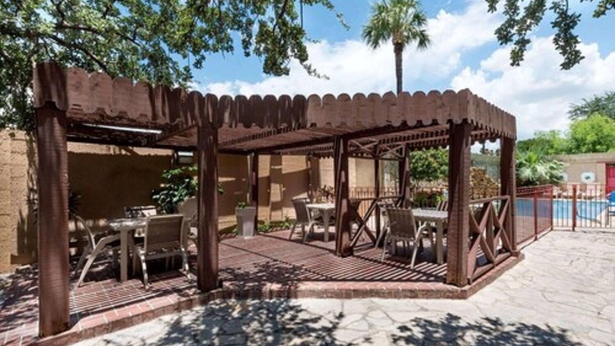 Western Division Hotel | DoubleTree by Hilton Laredo
