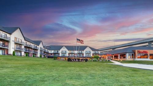 Port Huron Hotel | DoubleTree by Hilton Port Huron