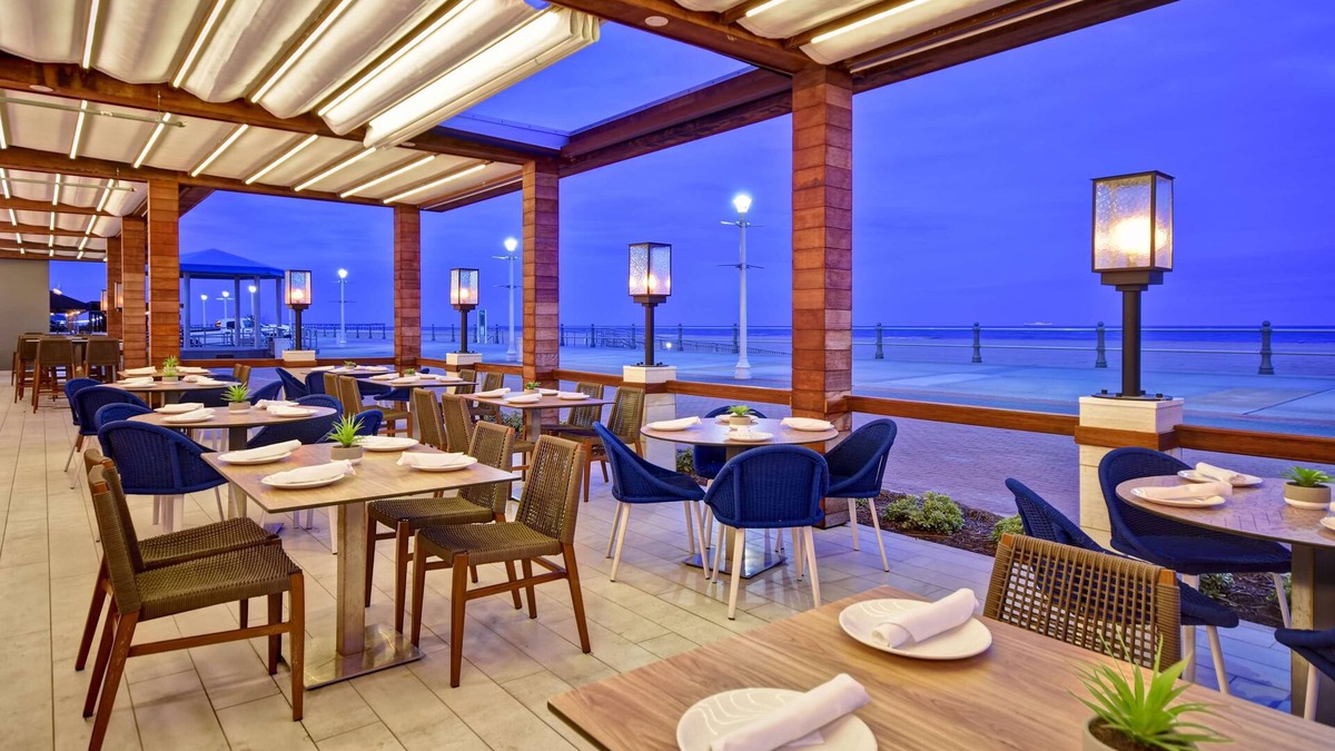 Northeast Virginia Beach Hotel | DoubleTree by Hilton Virginia Beach Oceanfront South