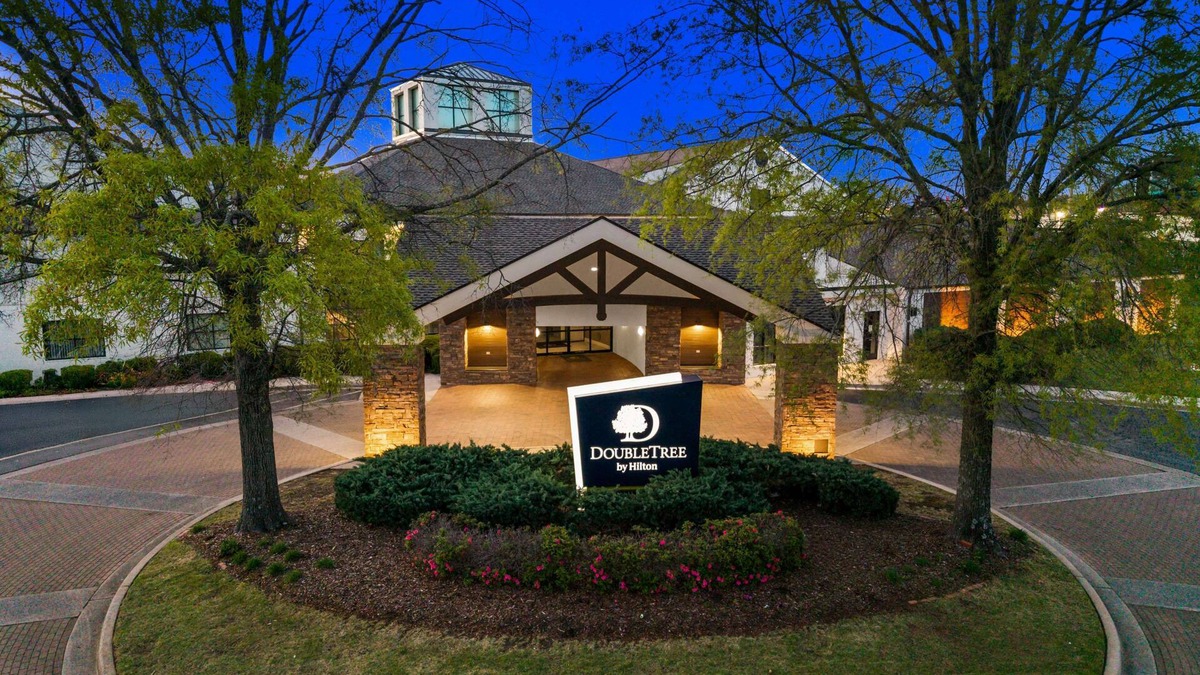 Huntsville Hotel | DoubleTree Suites by Hilton Hotel Huntsville South