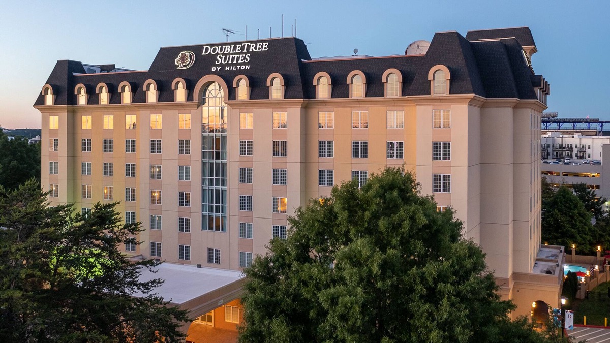 Atlanta Hotel | Doubletree Suites by Hilton at The Battery Atlanta