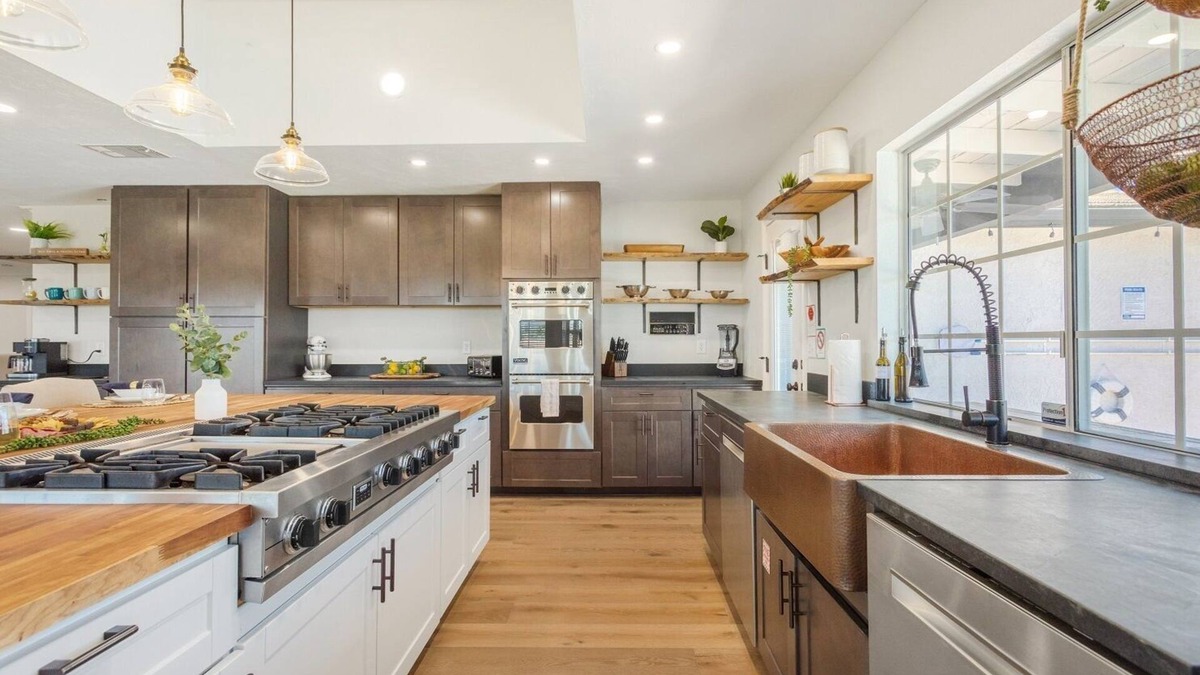 Murrieta House | Dove Creek Retreat - Resort Style Home, Saltwater Pool/Jacuzzi, Highspeed Wi-Fi