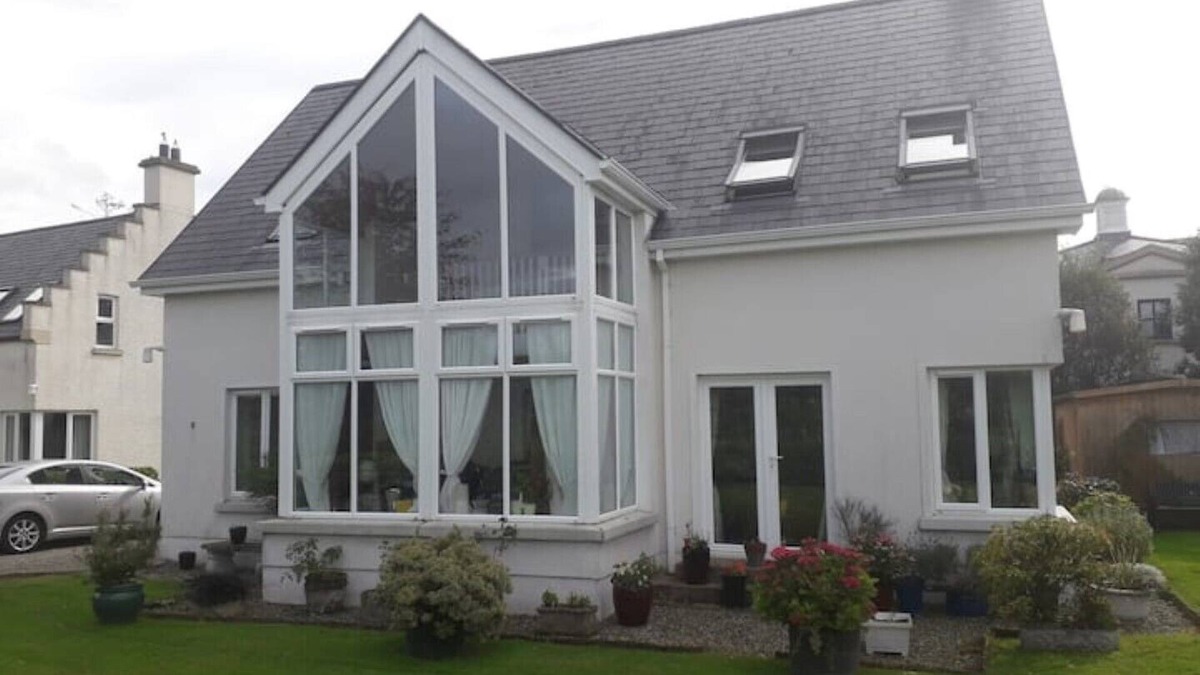 Enniskillen Cabin | Dovecote Lodge on the 5 star Lough Erne Resort