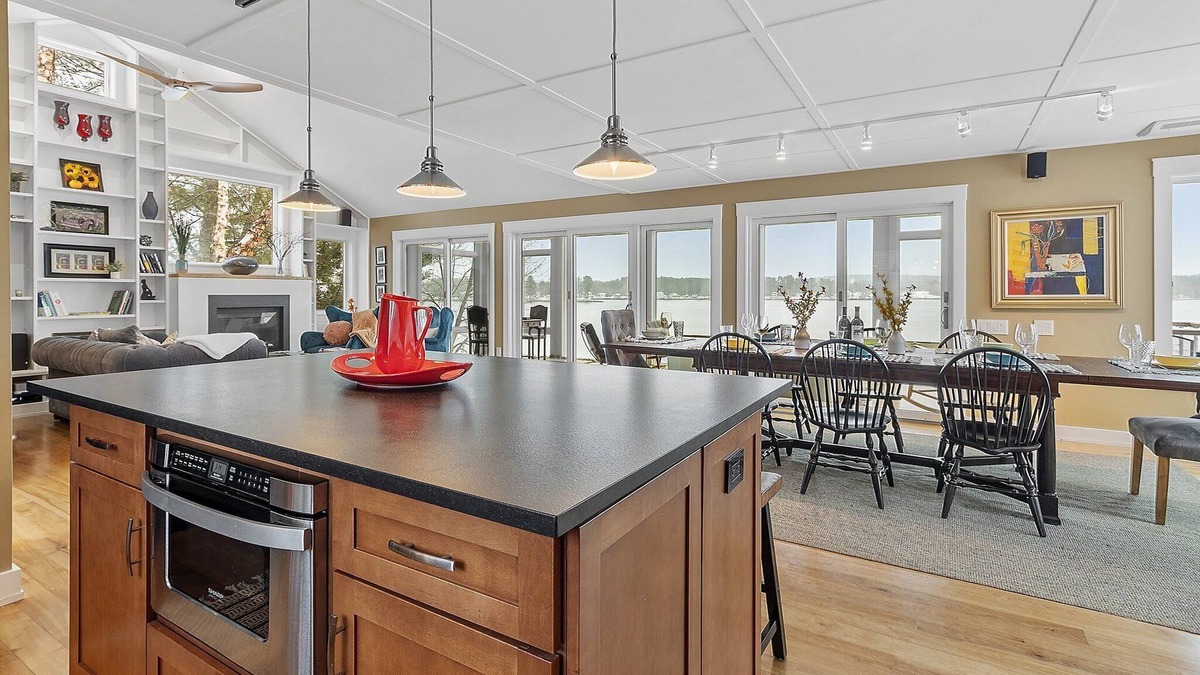 Dover House | Dover Point Delight