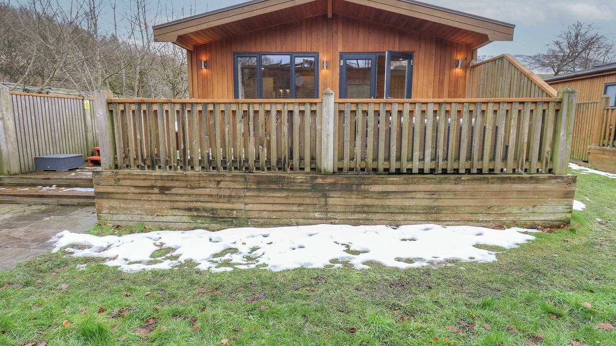 Saddleworth Cottage | DOVESTONE SECLUDED LUXURY LODGES (SLEEPS 6) - PETS WELCOME in Greenfield