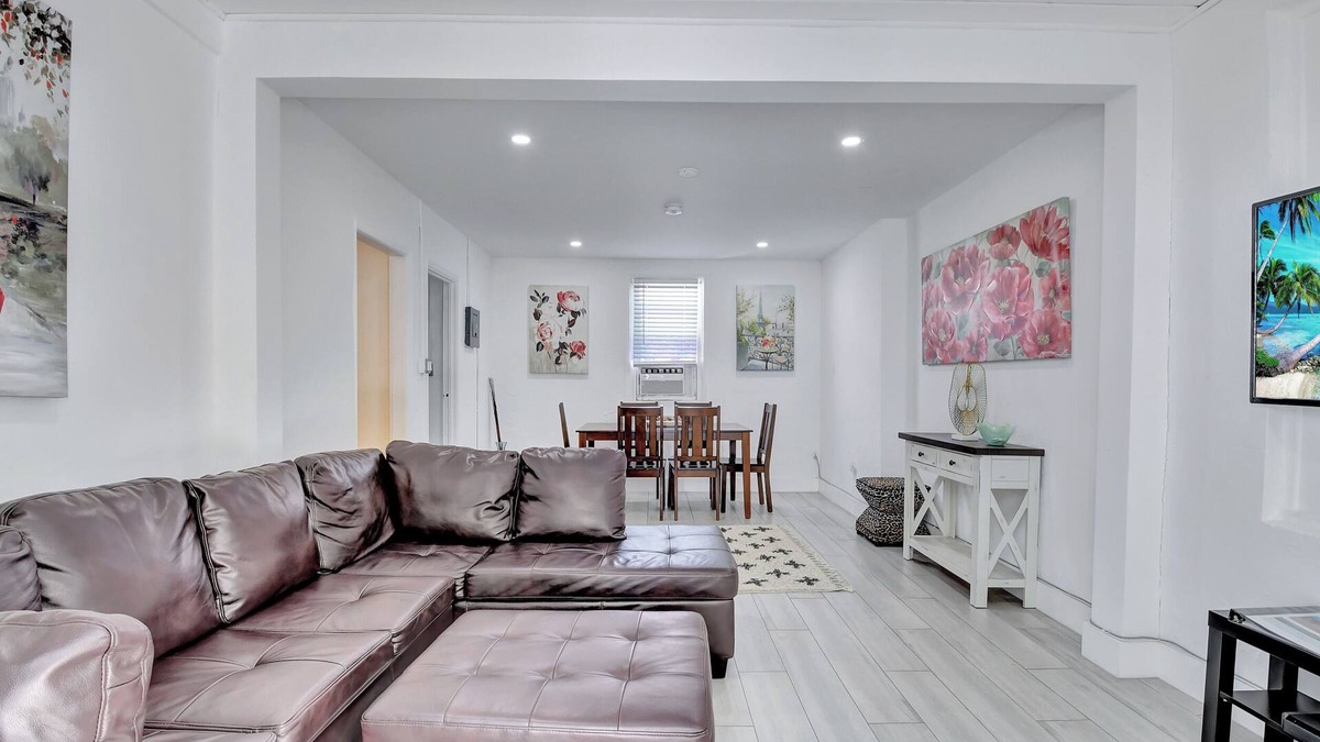 Delray Beach Cottage | Down Town Delray, near Ave and beach, Free parking