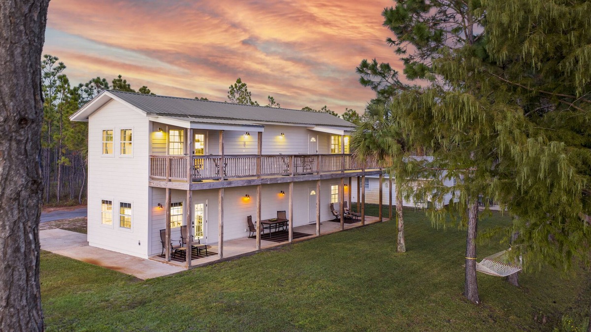 Santa Rosa Beach House | Downstairs lake front unit minutes from the beach! Bonfire, hammock, BBQ, fish!