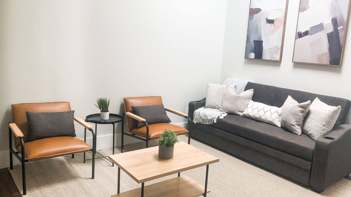 Hough Apartment | Downtown 1-Bedroom Guest Suite