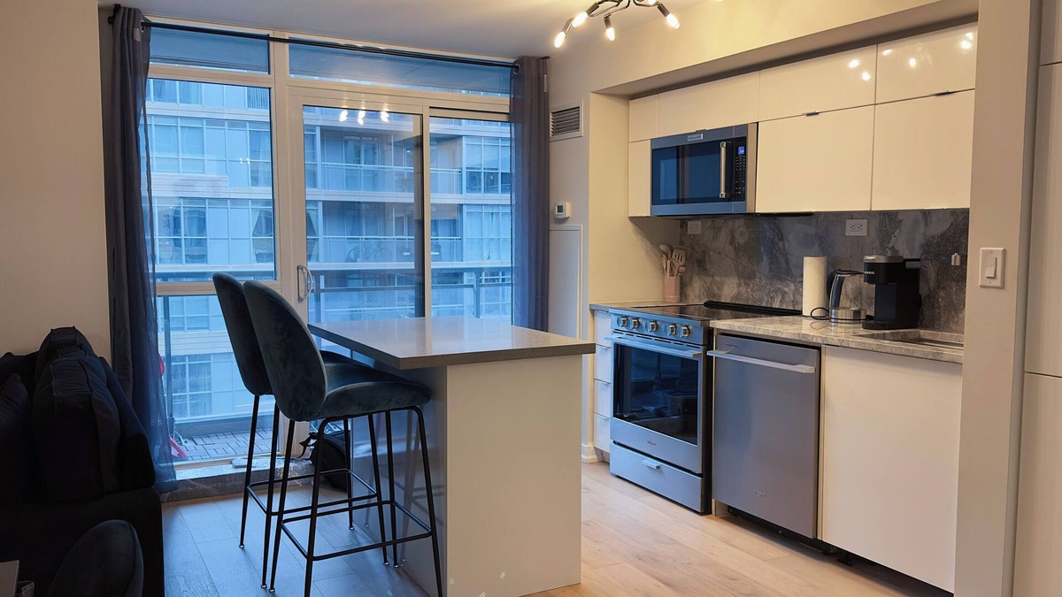 CityPlace Condo | Downtown 2 bedroom Gem with Free Parking