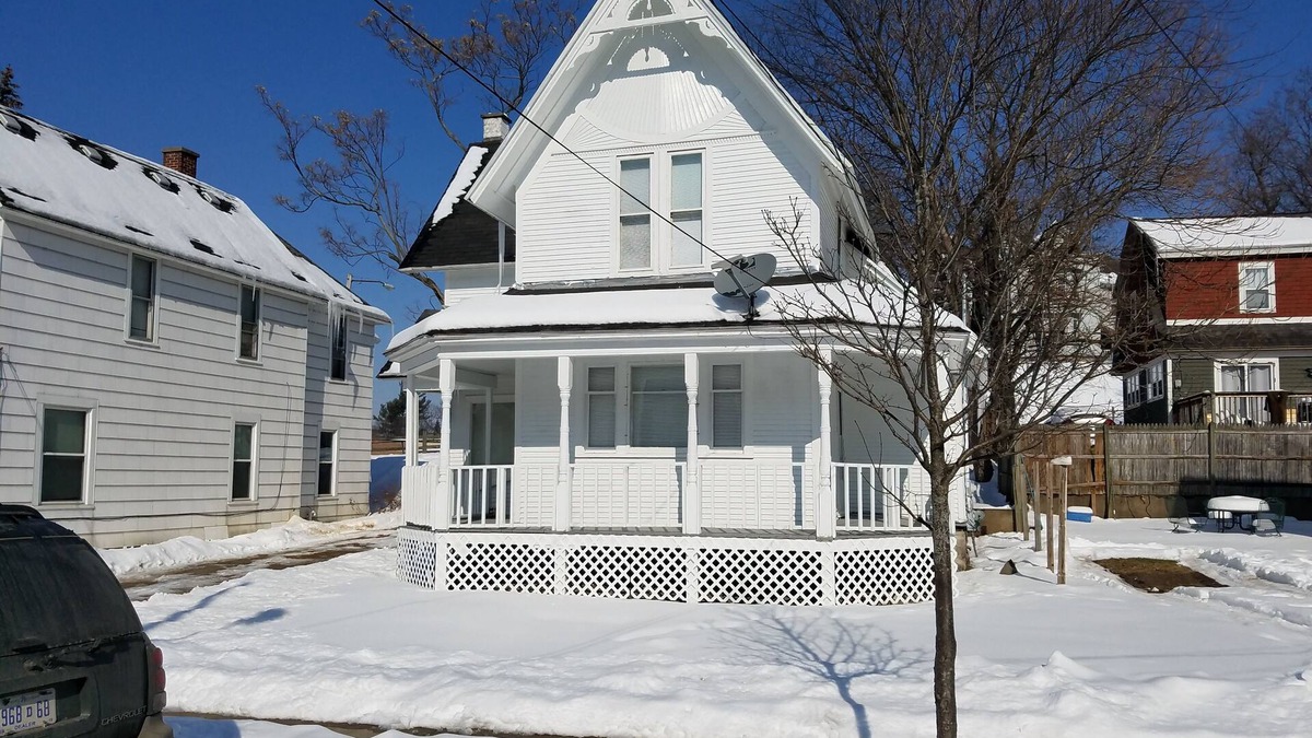 Creston Heights House | Downtown 2-Story Victorian-Style Cottage