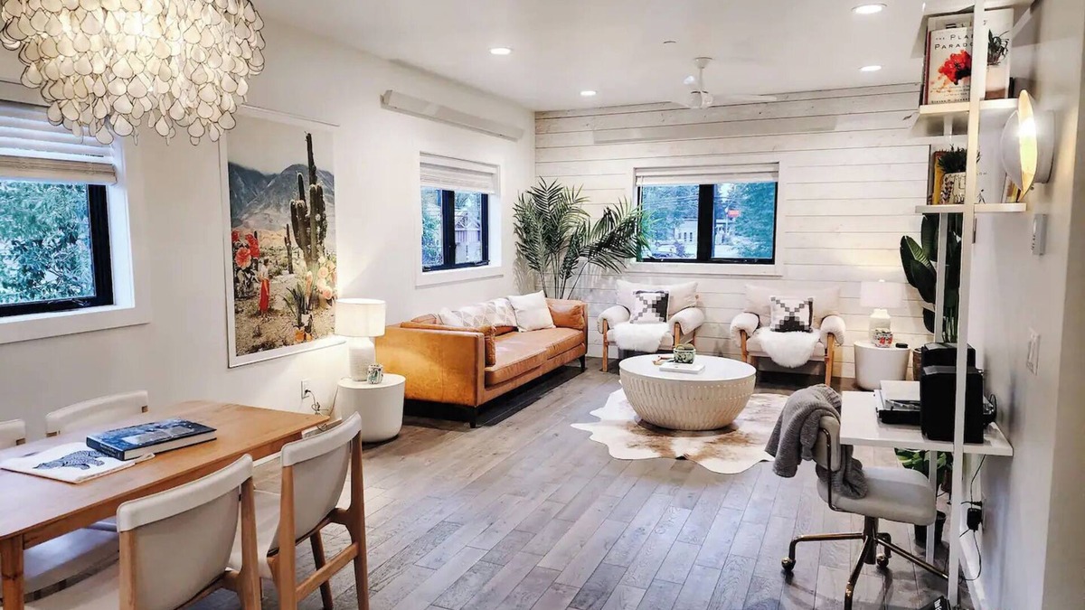 Pinedale Apartment | Downtown 2BD 1.5BA Mountain Town Apt